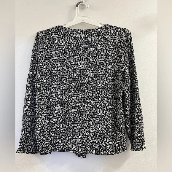 9. Reformation Jorja Top in Ansel - Picture 6 of 16